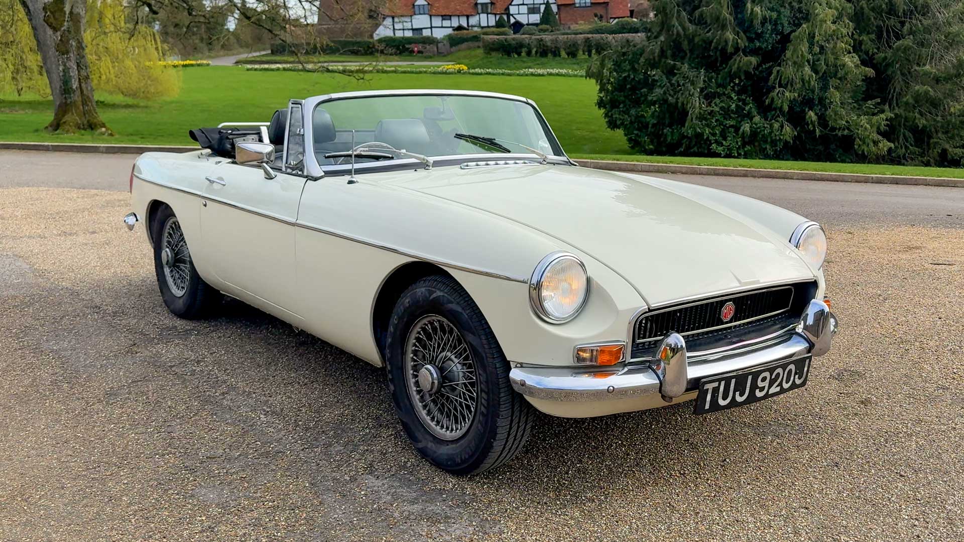 Cecil — MGB Roadster TUJ 920J